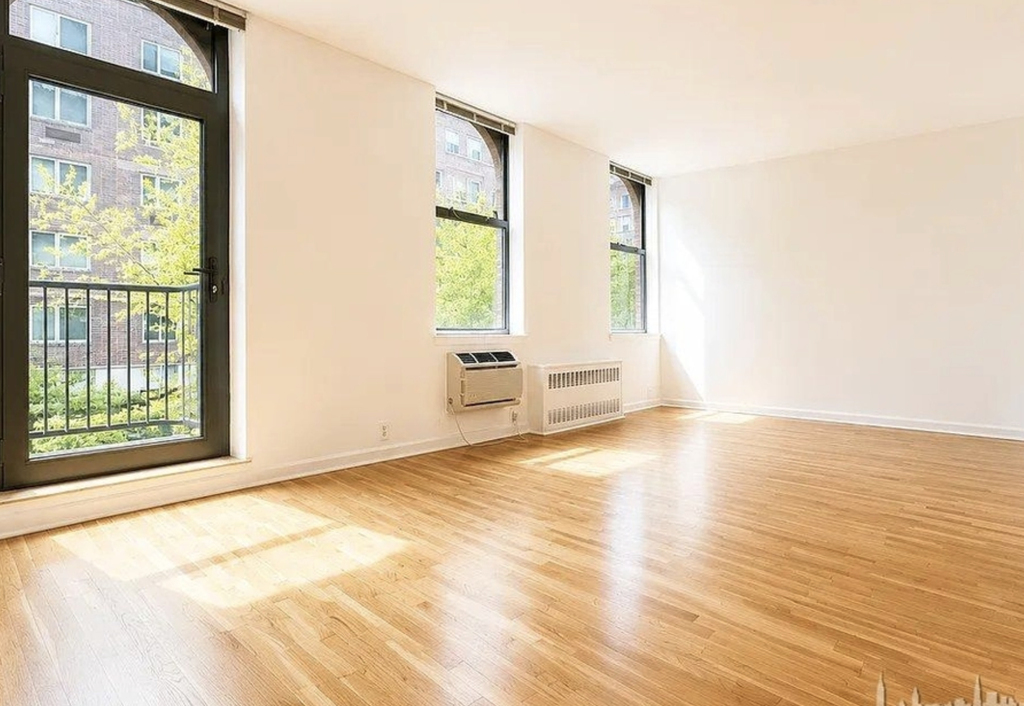  East 12th Street - Photo 1
