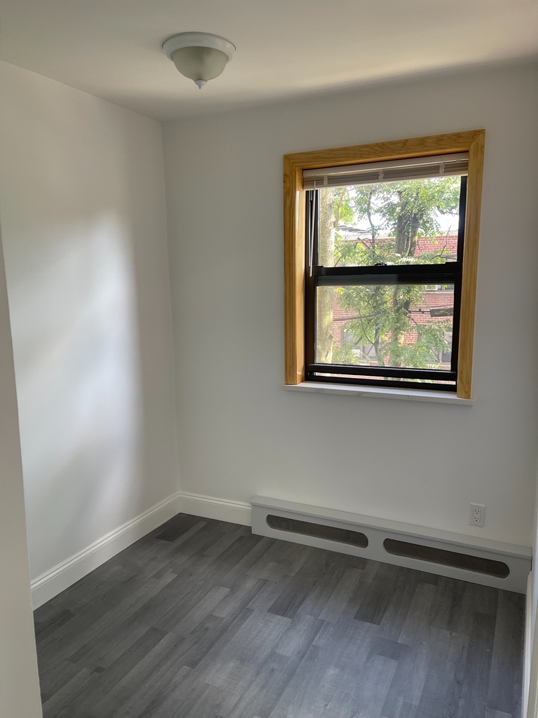 95-20 42nd Avenue - Photo 4