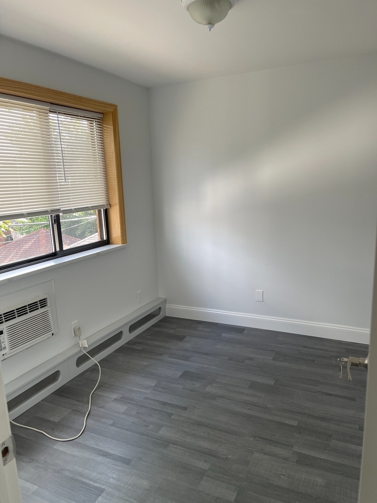 95-20 42nd Avenue - Photo 3
