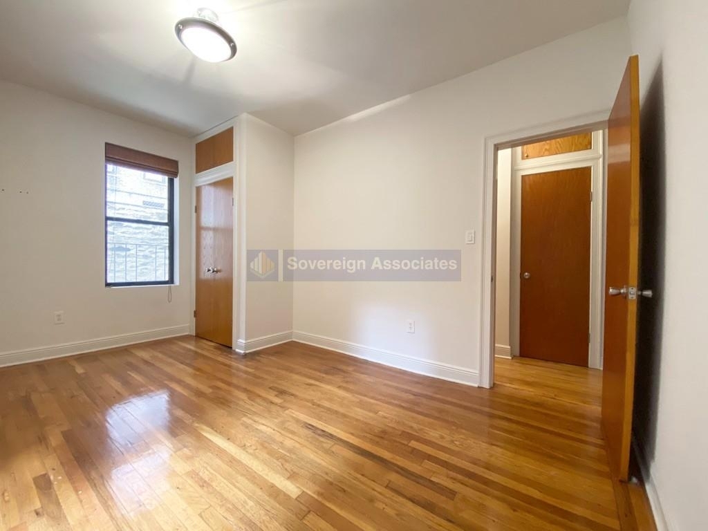 615 Fort Washington Avenue - Photo 1