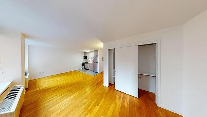 Reade Street - Photo 2
