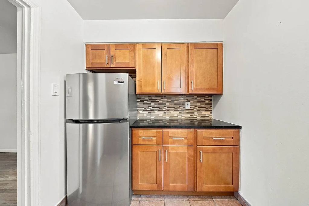 28th Avenue - Photo 8