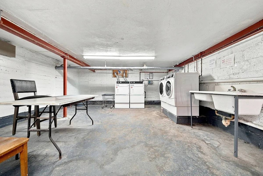 28th Avenue - Photo 12