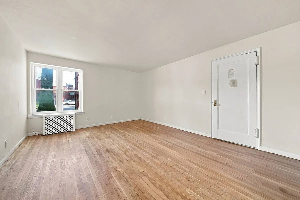 28th Avenue - Photo 4
