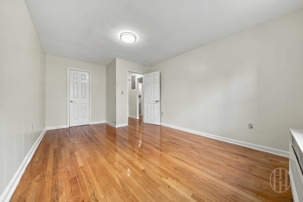 153rd Street - Photo 5