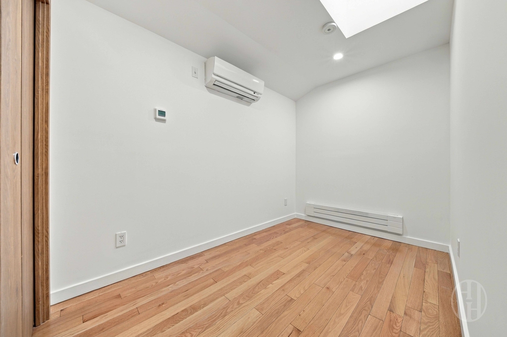 60th Avenue - Photo 9