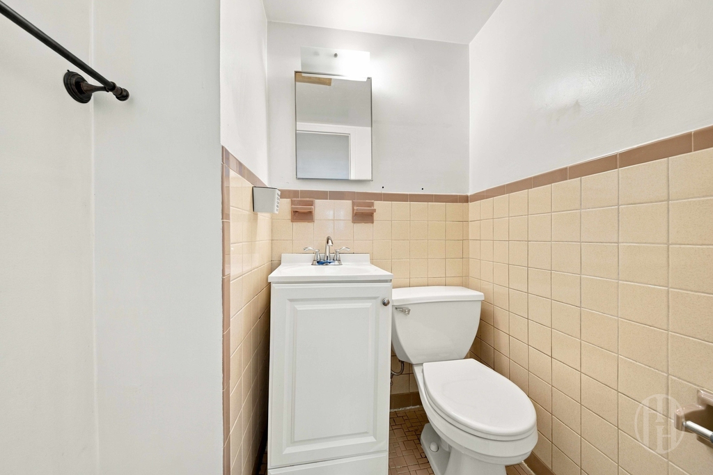 34th Avenue - Photo 17