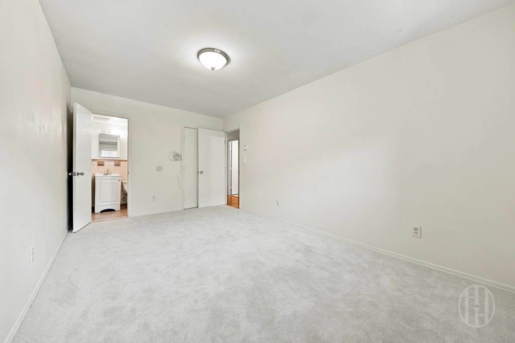 34th Avenue - Photo 9