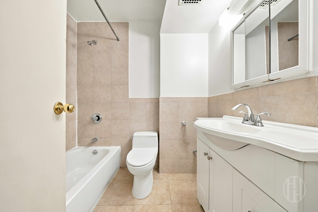 34th Avenue - Photo 16