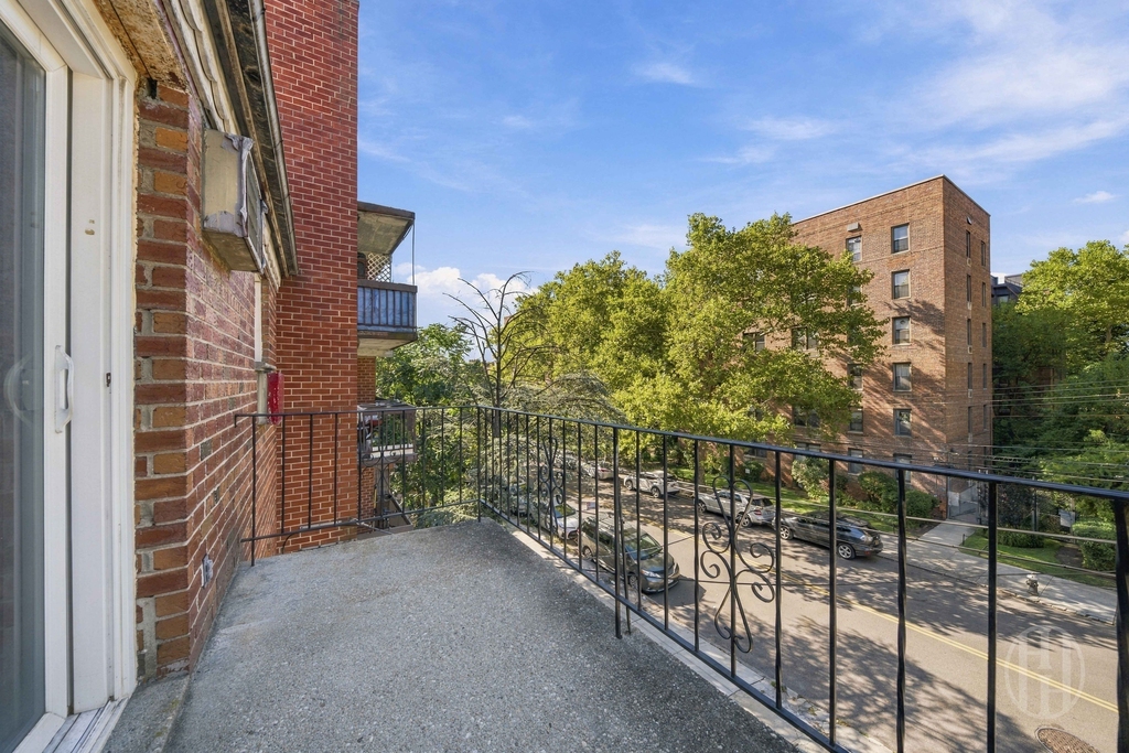 34th Avenue - Photo 18