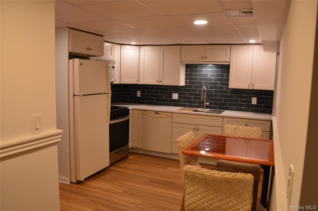 18 Sterling Place - Photo 20