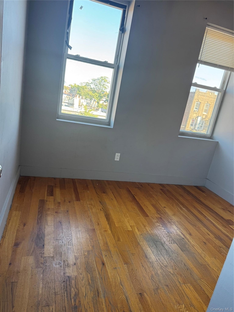 9602 Northern Blvd - Photo 4