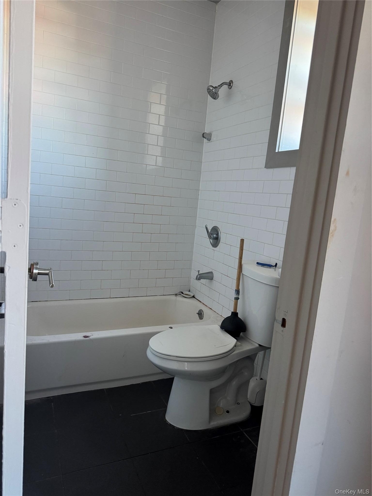 9602 Northern Blvd - Photo 0