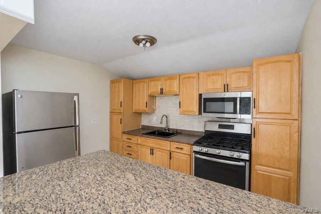 13314 142nd Street - Photo 6