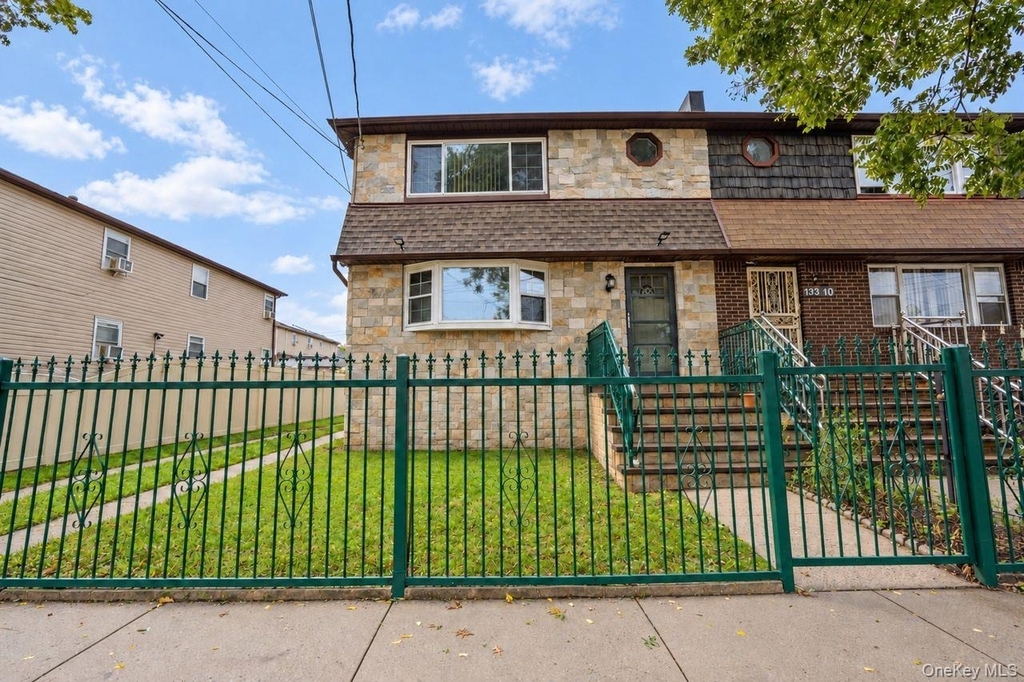 13314 142nd Street - Photo 0
