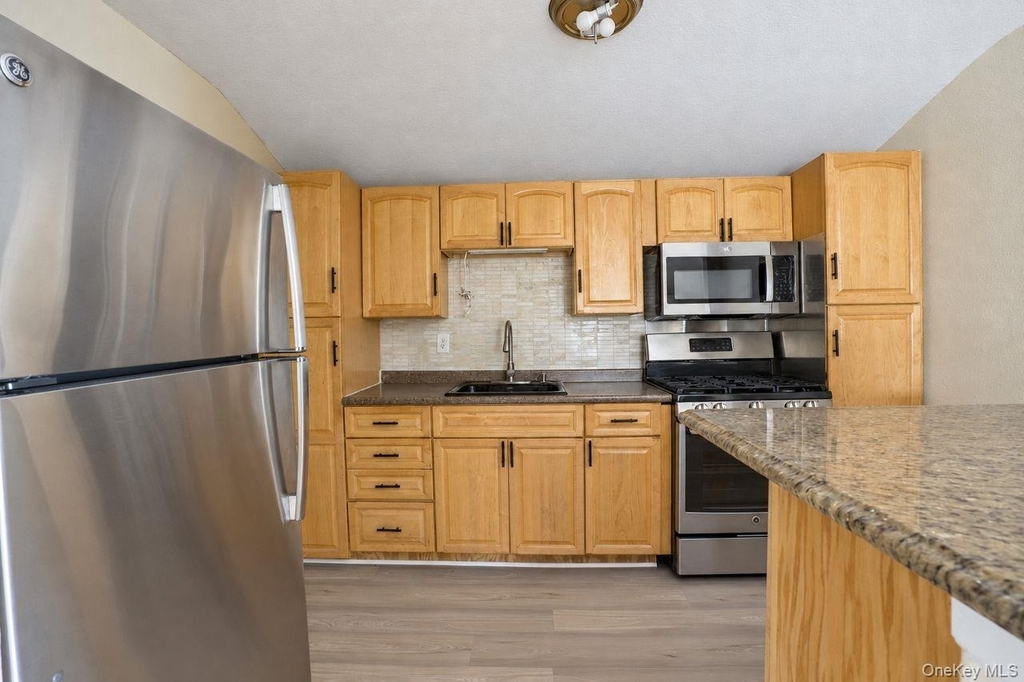 13314 142nd Street - Photo 7