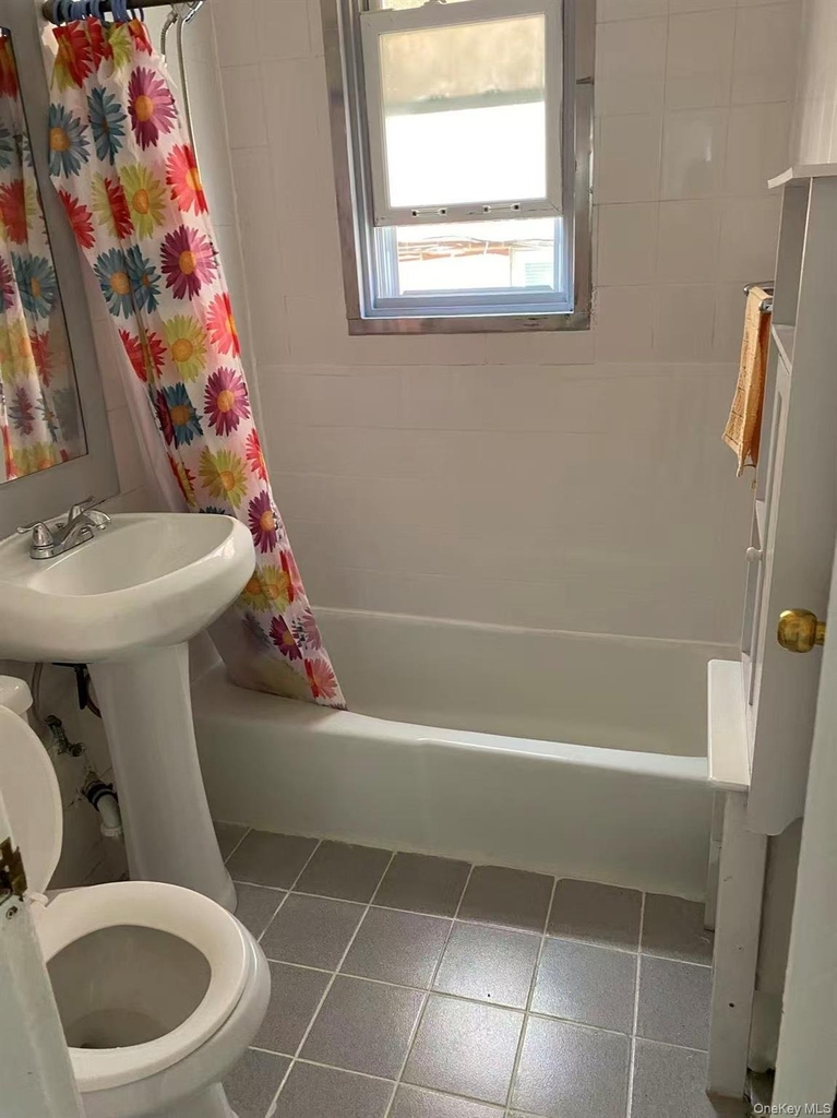 4361 161st Street - Photo 4