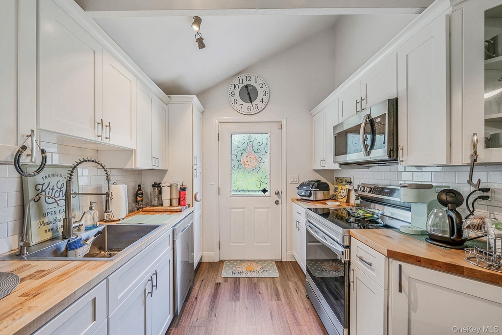 10 Community Road - Photo 0