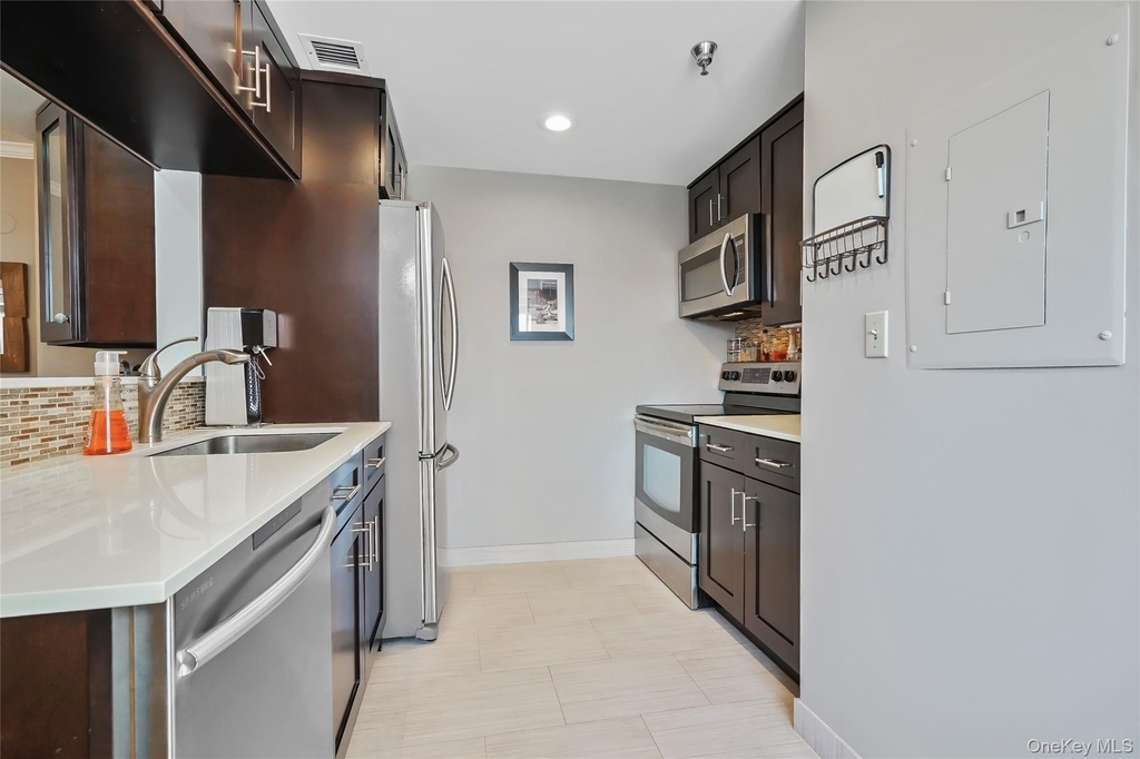 123 Mamaroneck Avenue - Photo 3