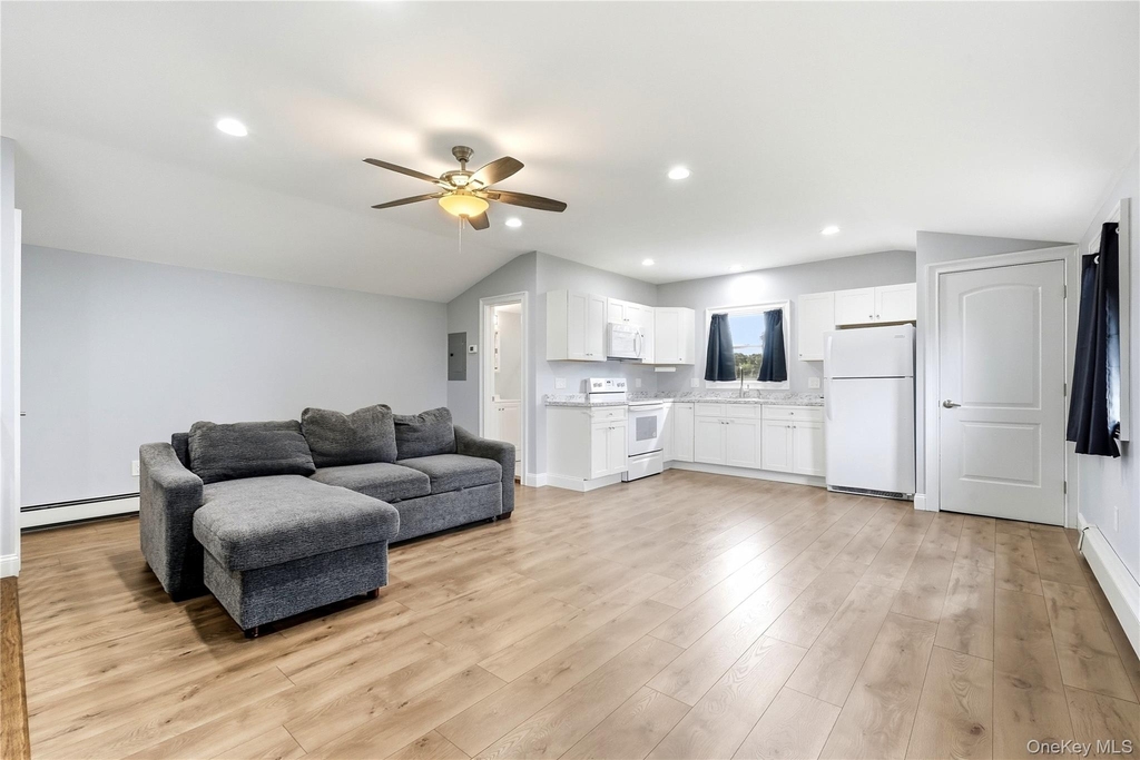248 Bayview Avenue - Photo 1