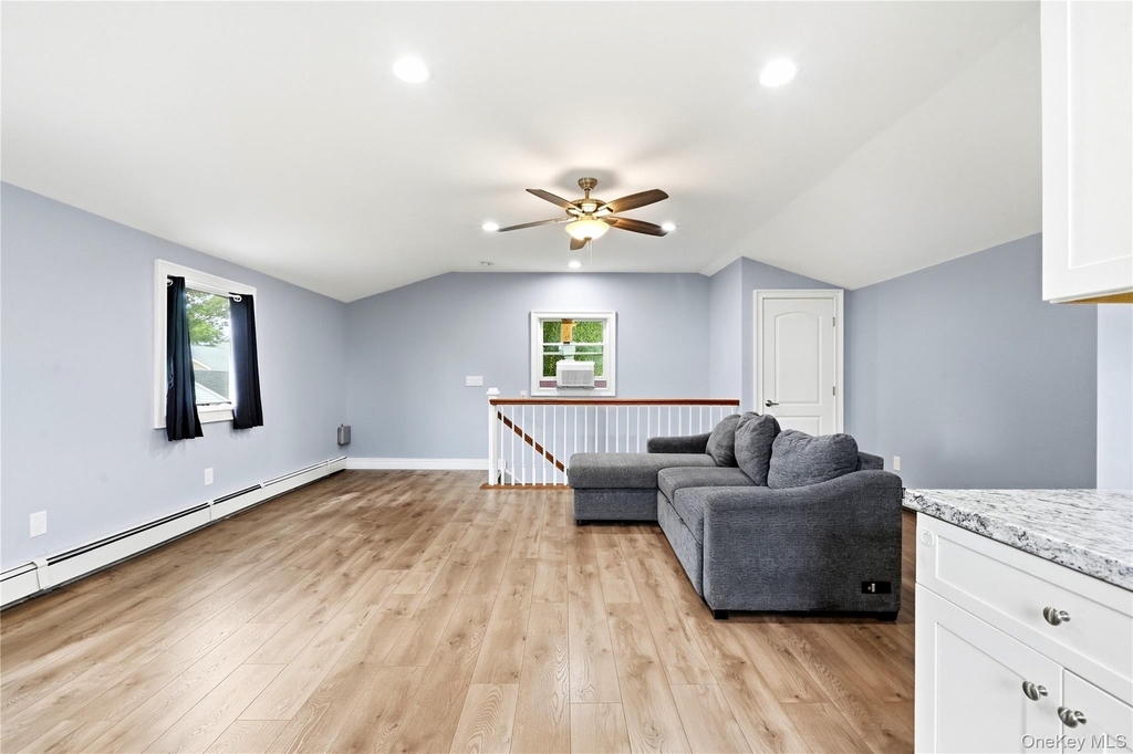 248 Bayview Avenue - Photo 5