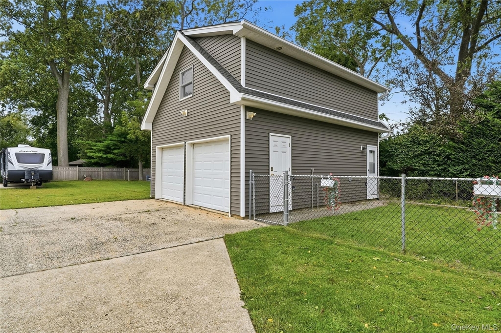 248 Bayview Avenue - Photo 12