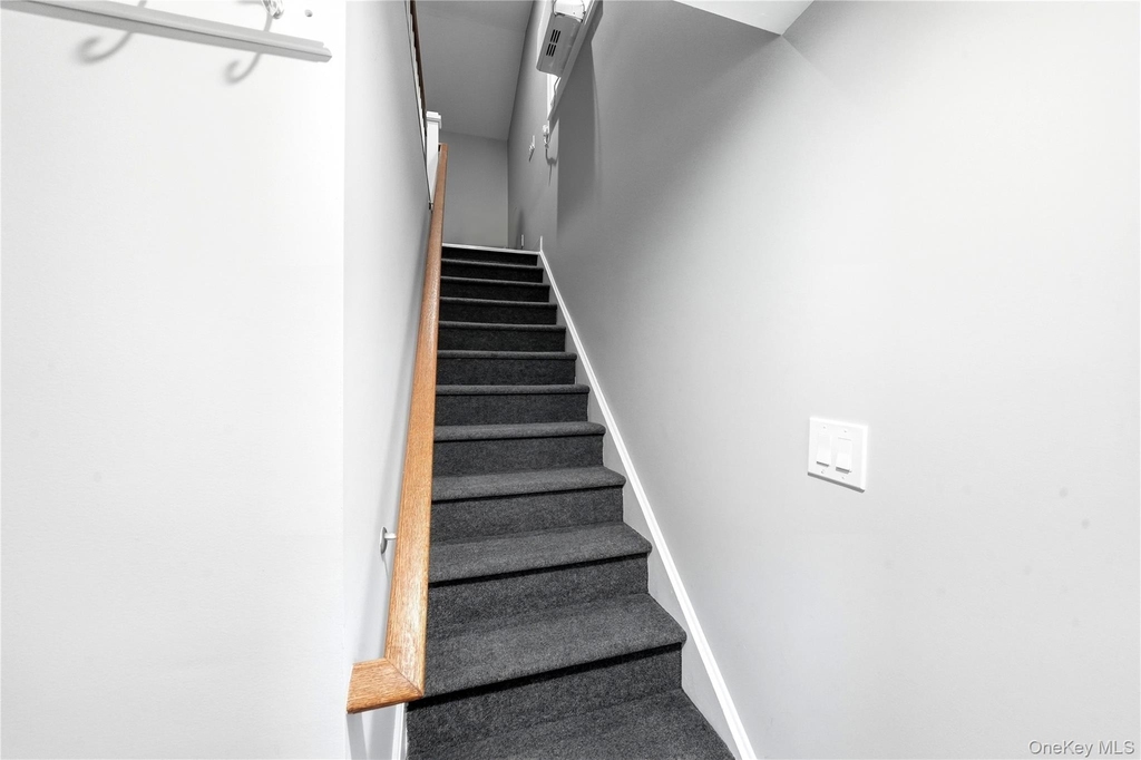 248 Bayview Avenue - Photo 10