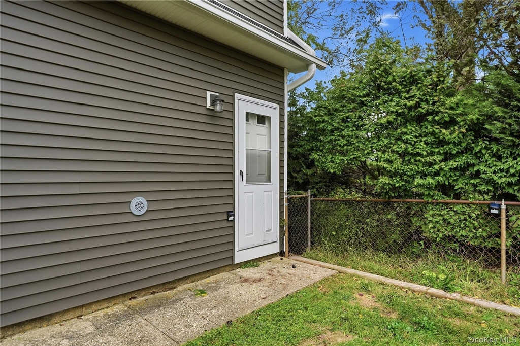 248 Bayview Avenue - Photo 11