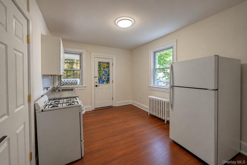 364 Ashford Avenue - Photo 2