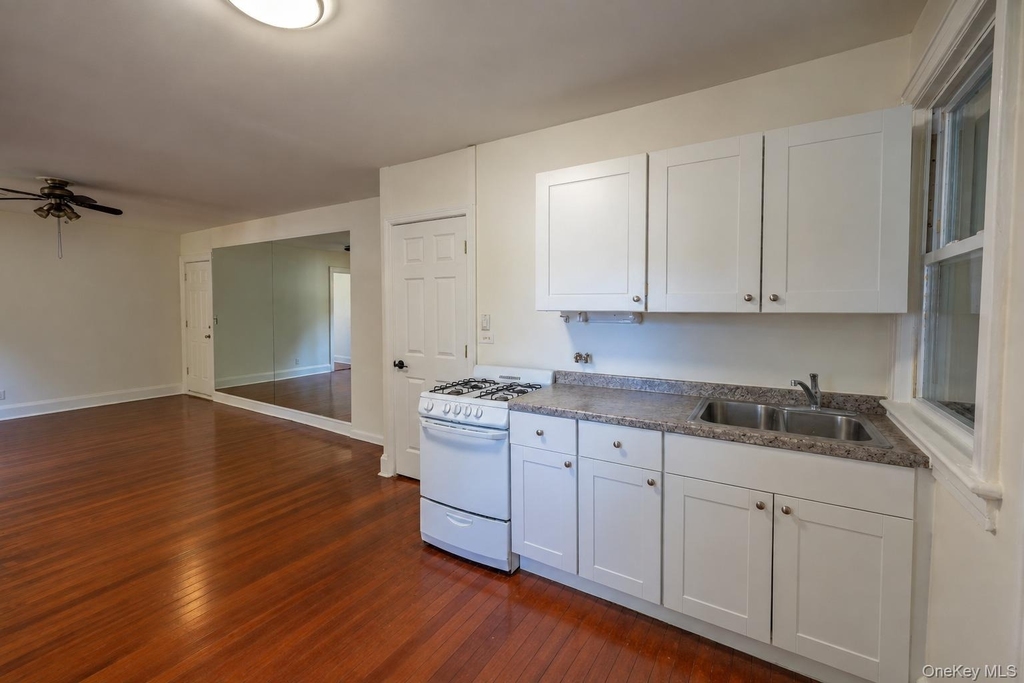 364 Ashford Avenue - Photo 3