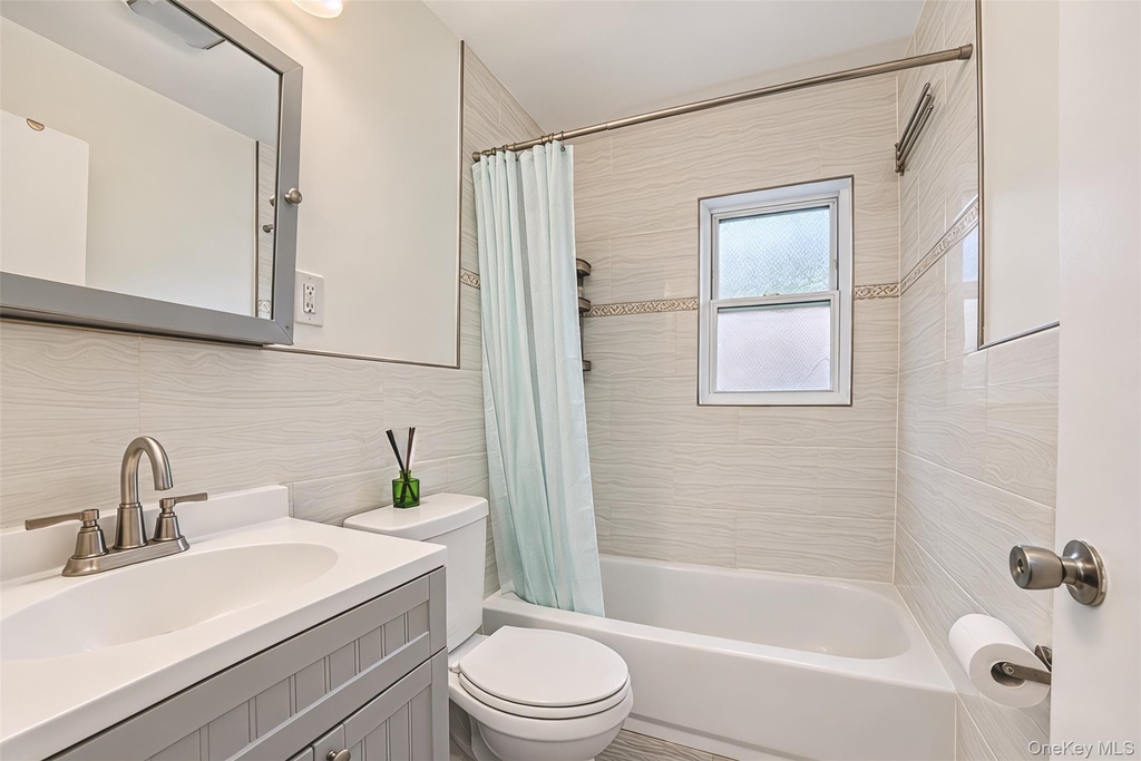 711 Covert Avenue - Photo 9