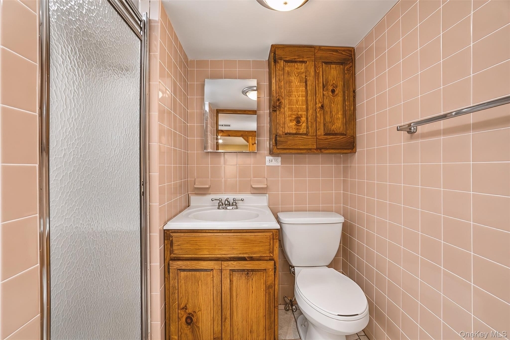 711 Covert Avenue - Photo 18