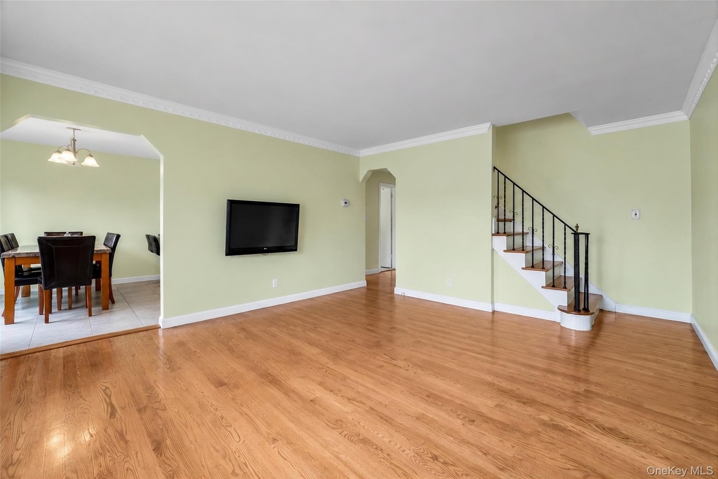 711 Covert Avenue - Photo 2