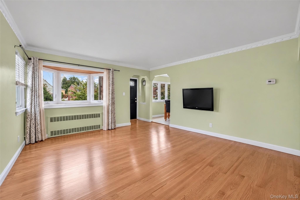711 Covert Avenue - Photo 3