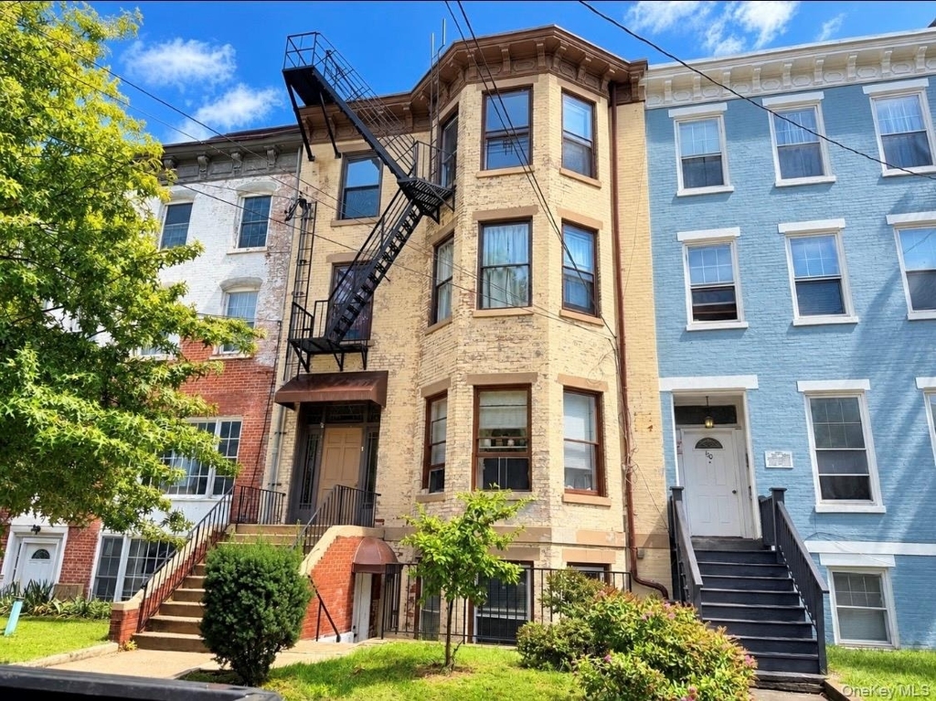 172 Grand Street - Photo 0