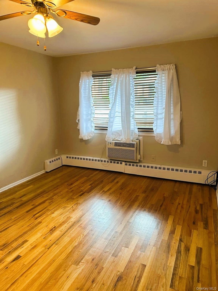 1 W Lawrence Park Drive - Photo 4