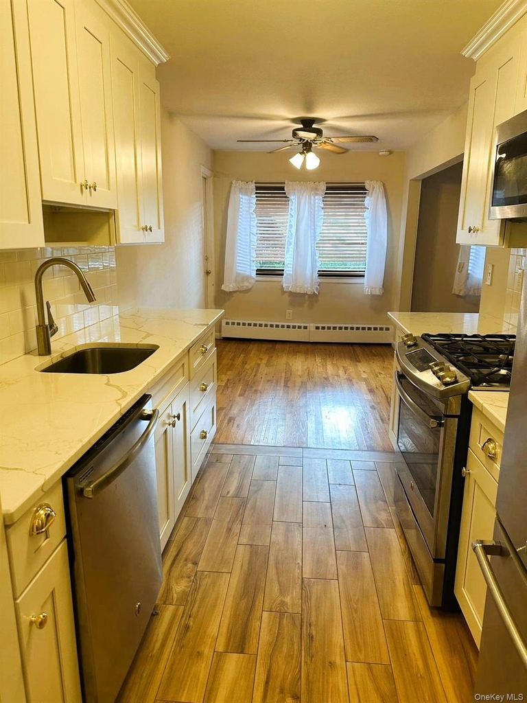 1 W Lawrence Park Drive - Photo 3