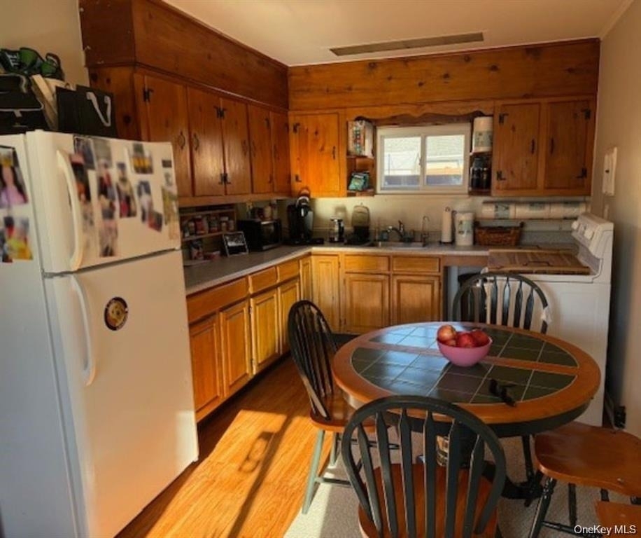 10 Front Street - Photo 2
