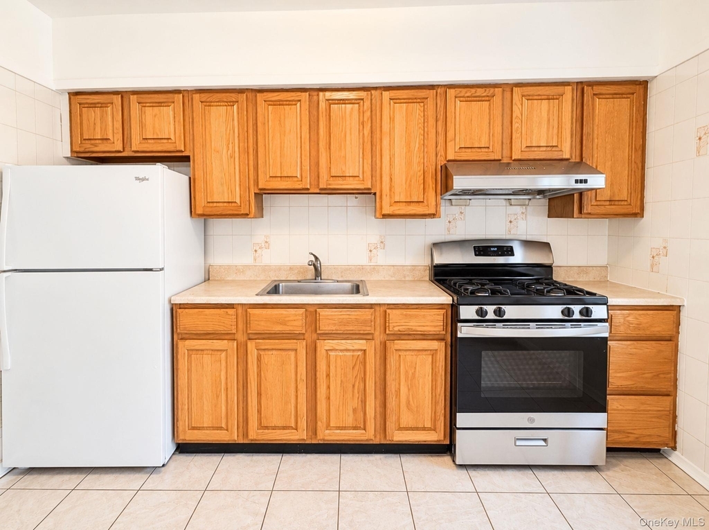 73-27 198th Street - Photo 4