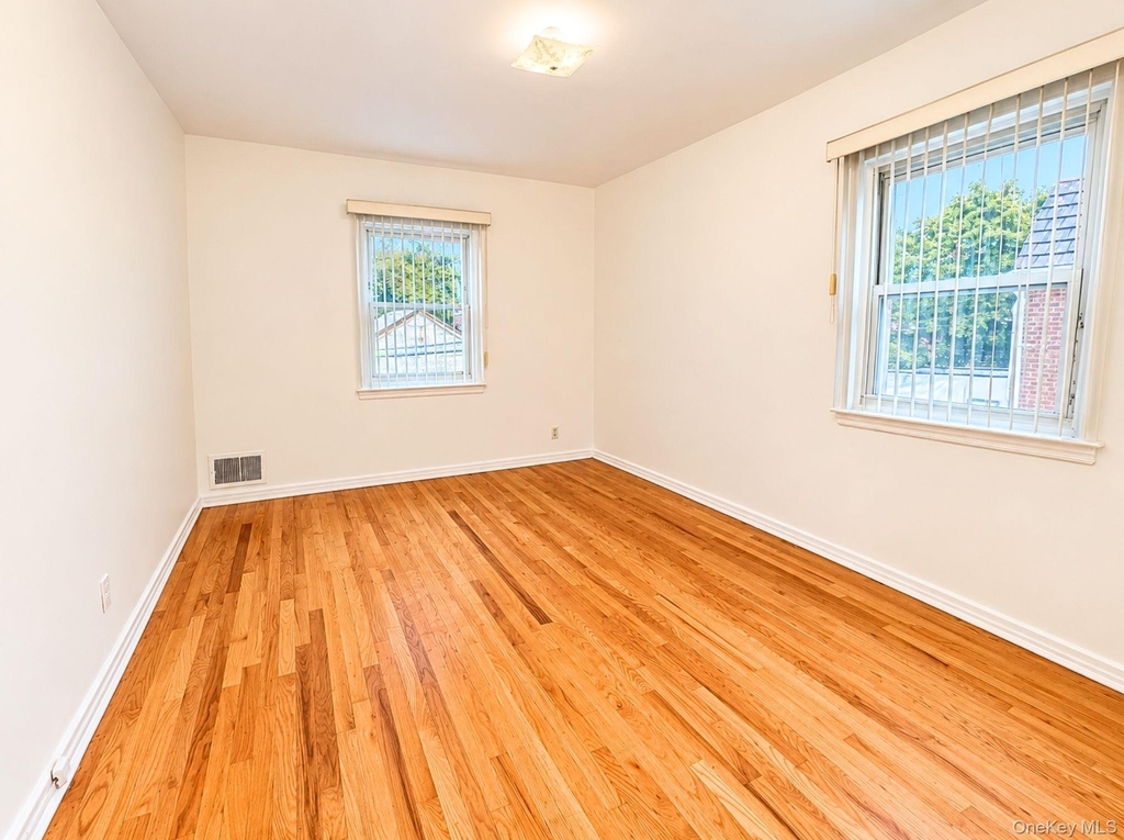 73-27 198th Street - Photo 6
