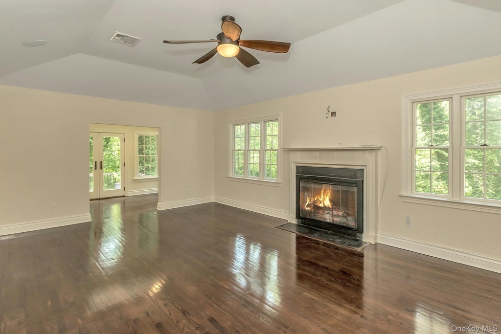 10 Laurel Cove Road - Photo 3