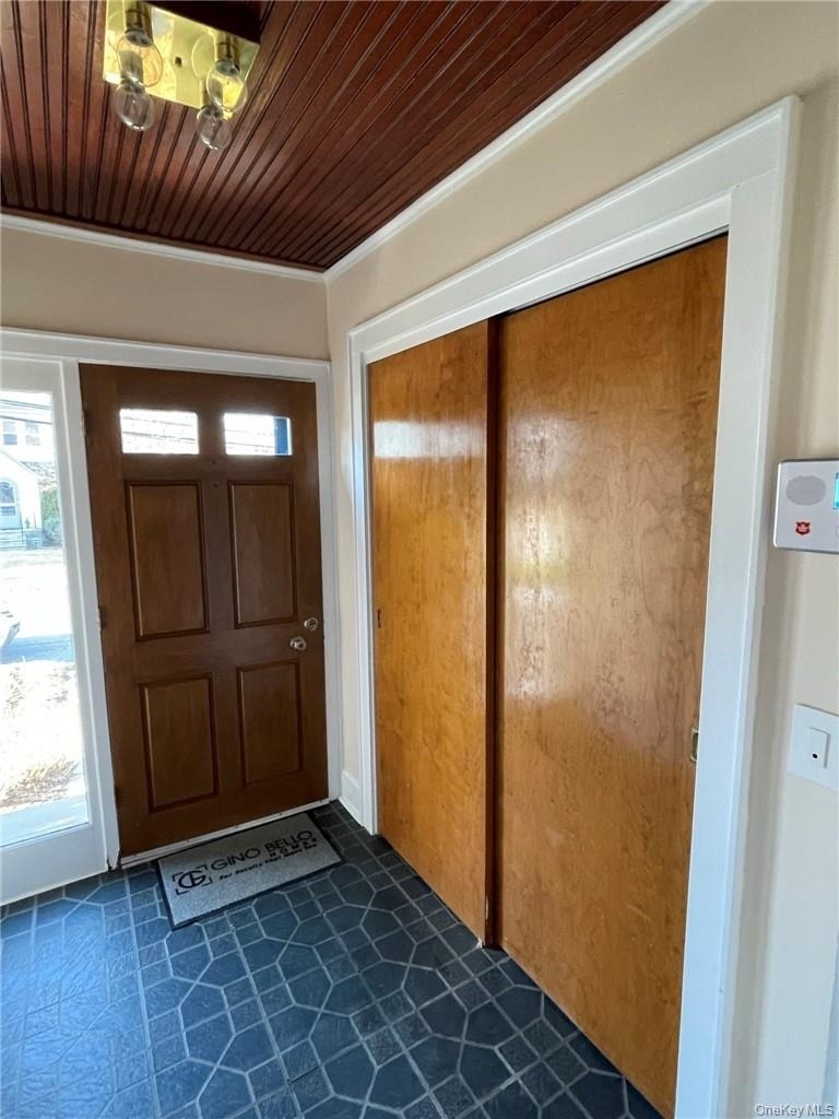 39 Archer Avenue - Photo 1