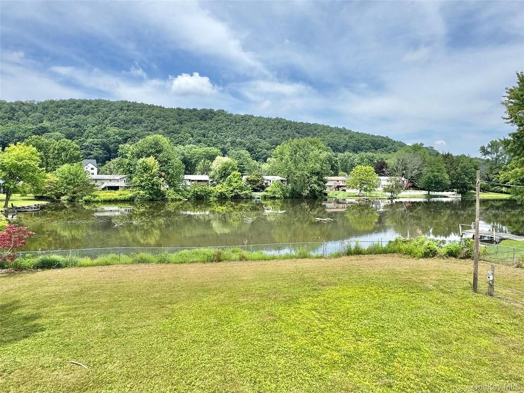 42 Merriewold Lane N - Photo 6