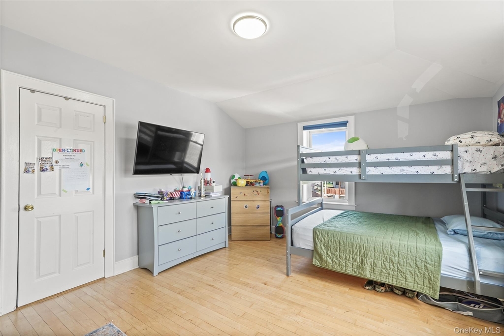321 Olivia Street - Photo 11