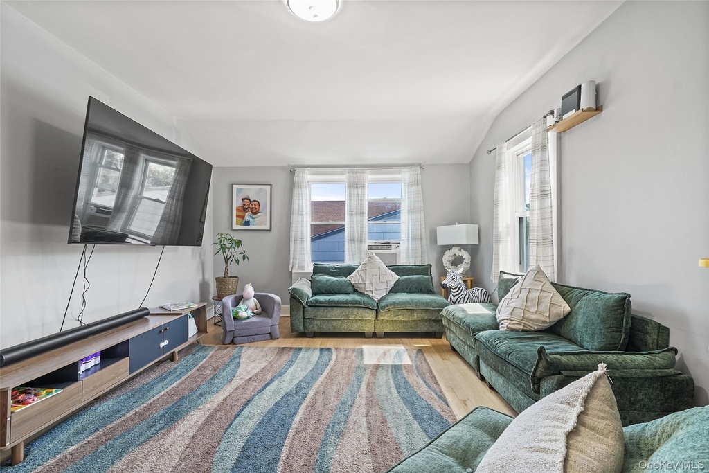 321 Olivia Street - Photo 5