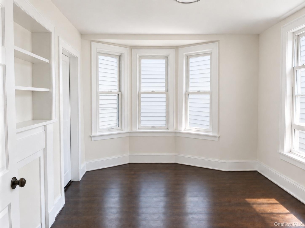 169 Beekman Avenue - Photo 13