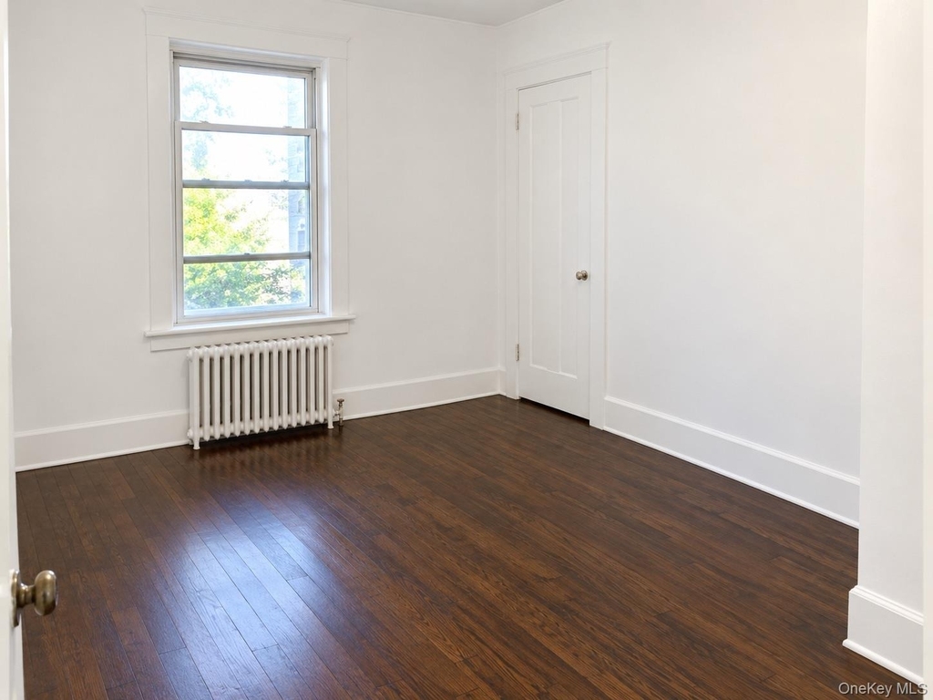 169 Beekman Avenue - Photo 14