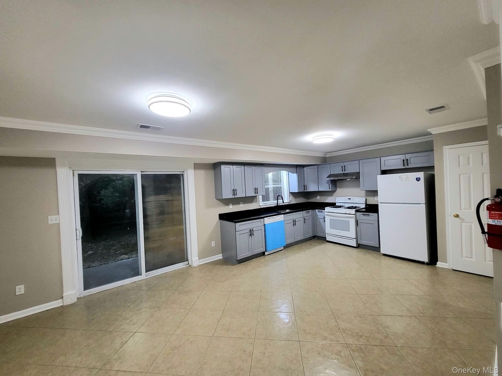 17 Blanchard Street - Photo 2
