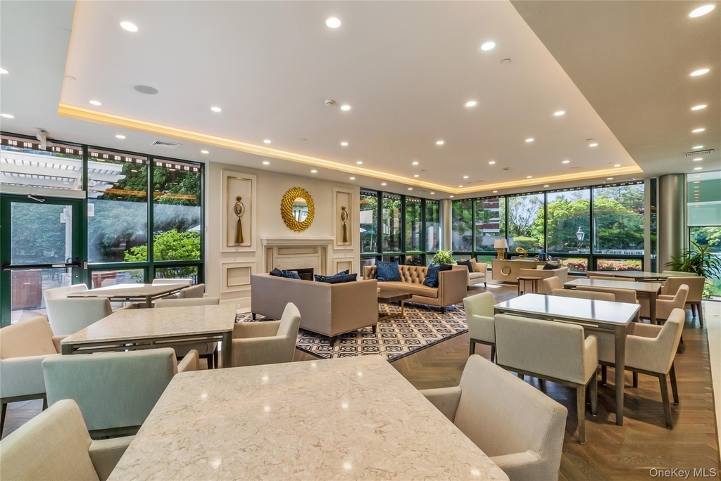 100 Hilton Avenue - Photo 28