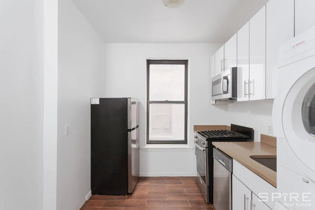 188 Claremont Avenue - Photo 1